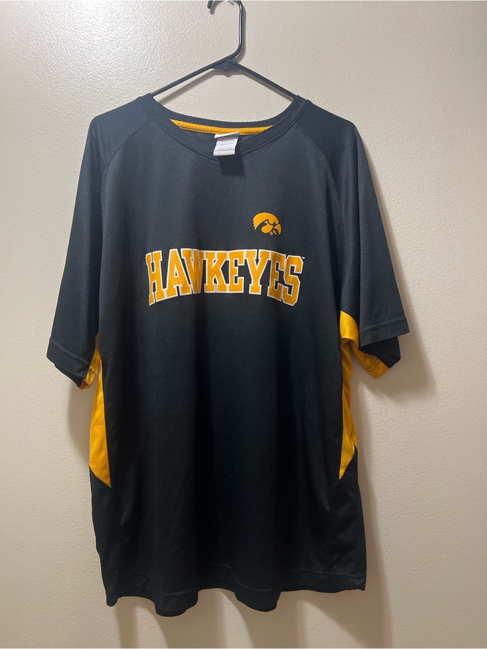 Pro Edge Iowa Hawkeyes Tshirt